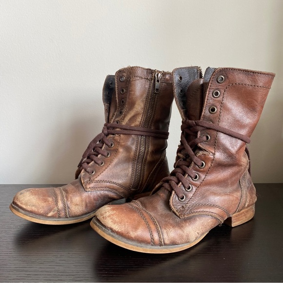 STEVE MADDEN | DISTRESSED COMBAT BOOT - Picture 3 of 12